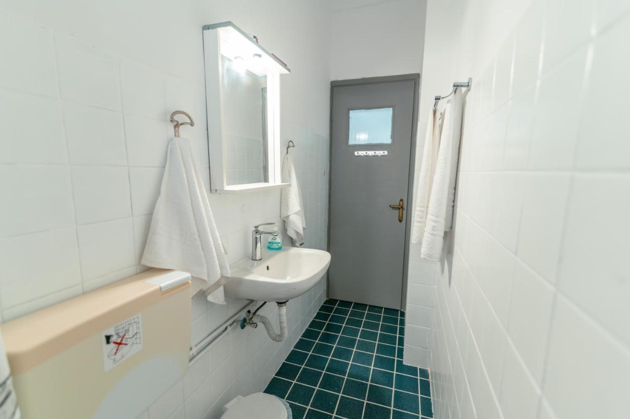 Kuburno House - Spacious - Close To The Beach Apartment コス・タウン エクステリア 写真